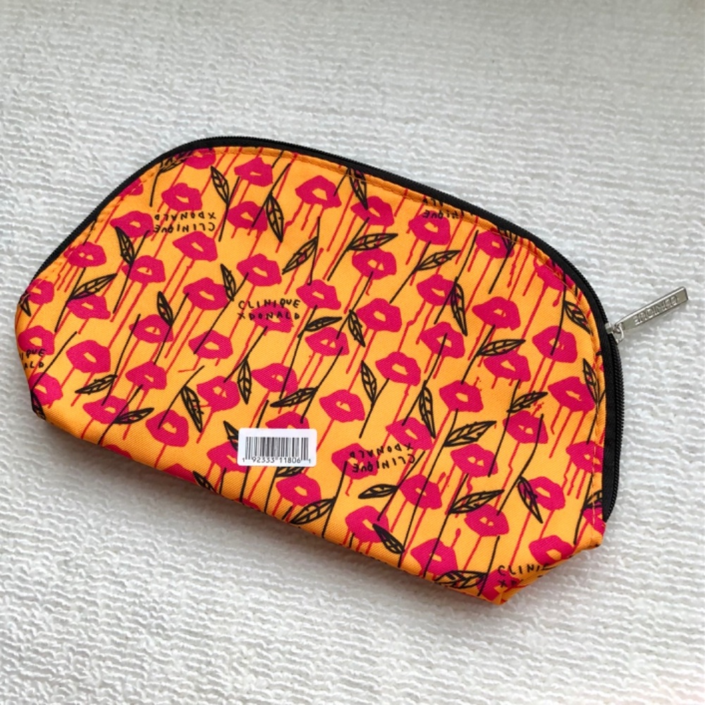 🎁Pick 5 for $25🎁 Clinique x Donald limited edition makeup bag - Picture 2 of 7